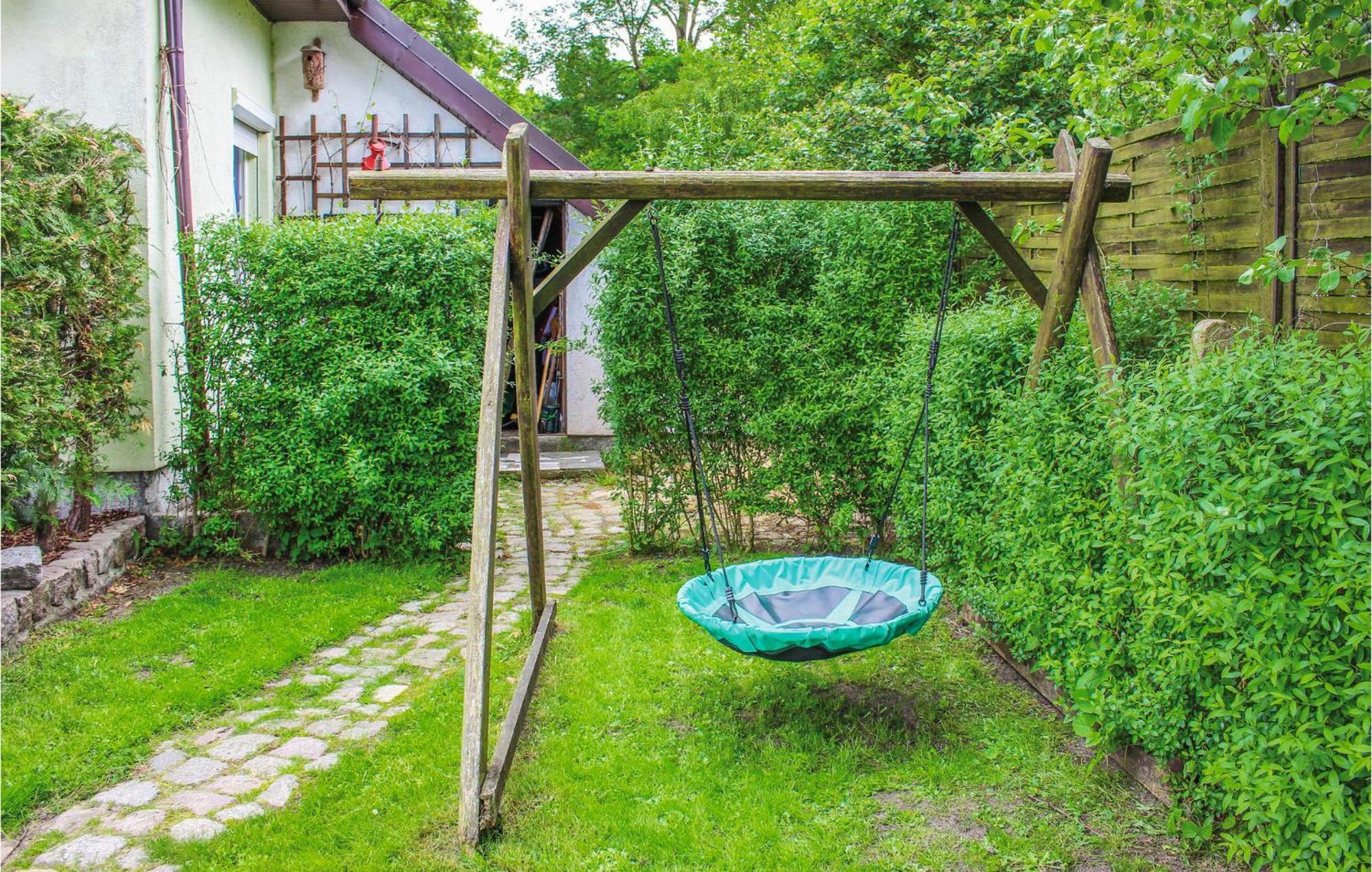 Gorgeous Home In Nowe Warpno With House Sea View ภายนอก รูปภาพ